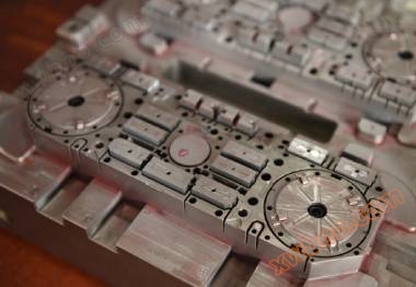 铭洋宇通塑胶注塑模具零件加工