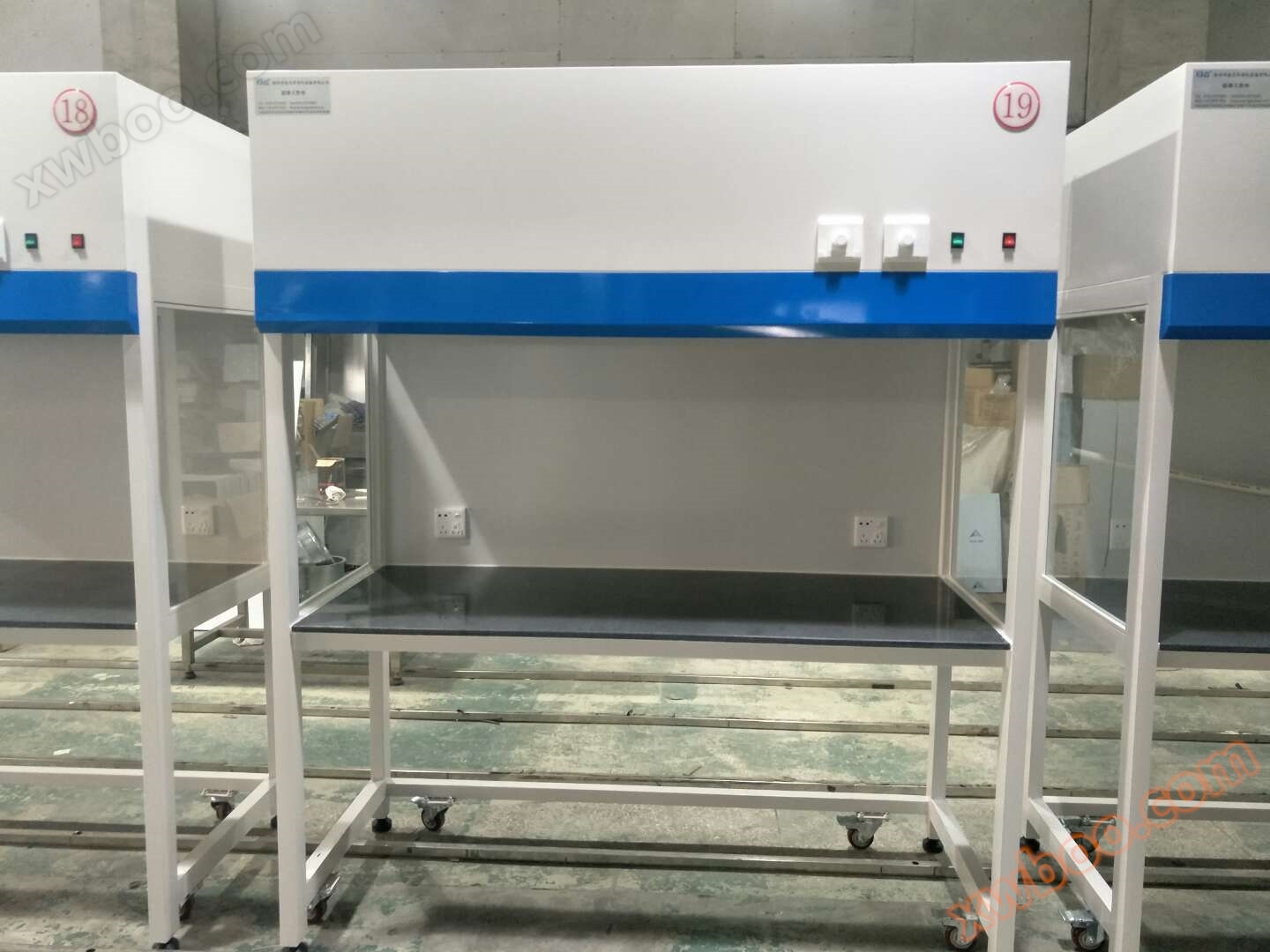 Wie man einen sauberen Arbeitstisch pflegt und pflegt