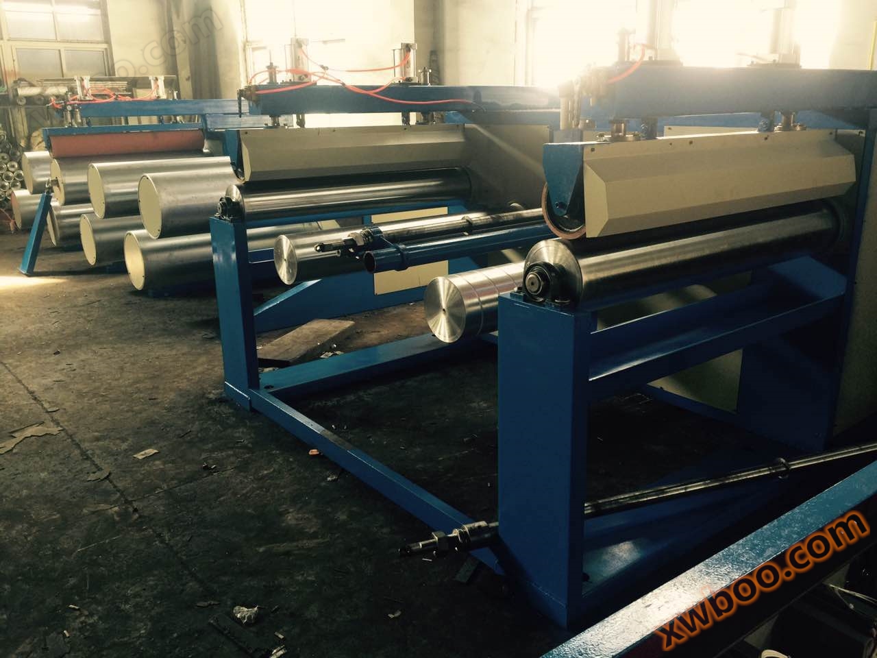 Sunshade net drawing machine