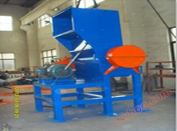 Waste plastic crusher