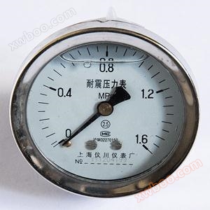 Axial without front shock resistant pressure gauge