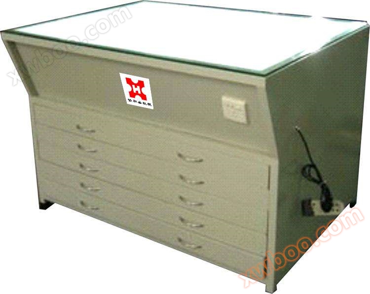 Pětipodlažní skříň Phillips