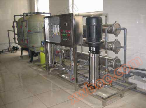 Single level reverse osmosis equipment for the electronics industry