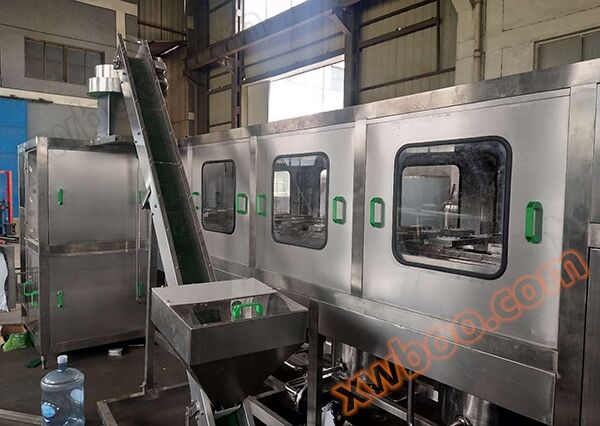 Bucket water capping machine