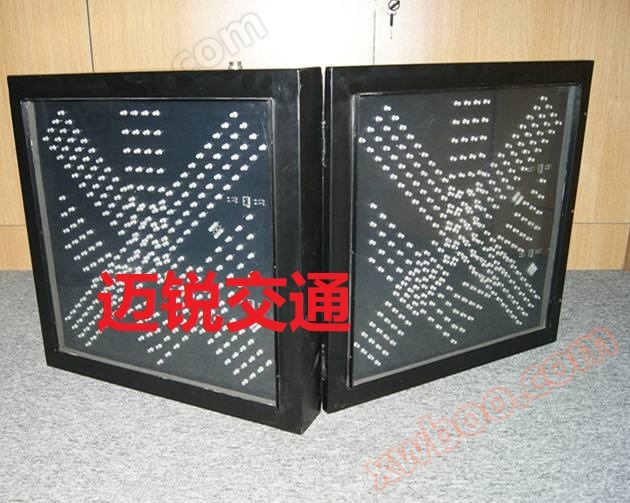 600X600 차선 표시기