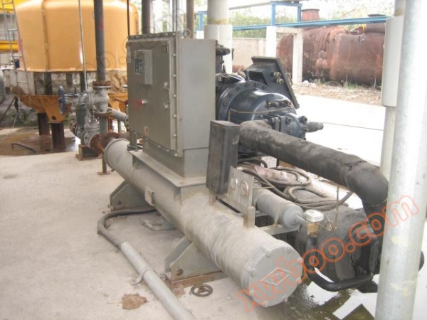 Chemical specific water-cooled screw chiller